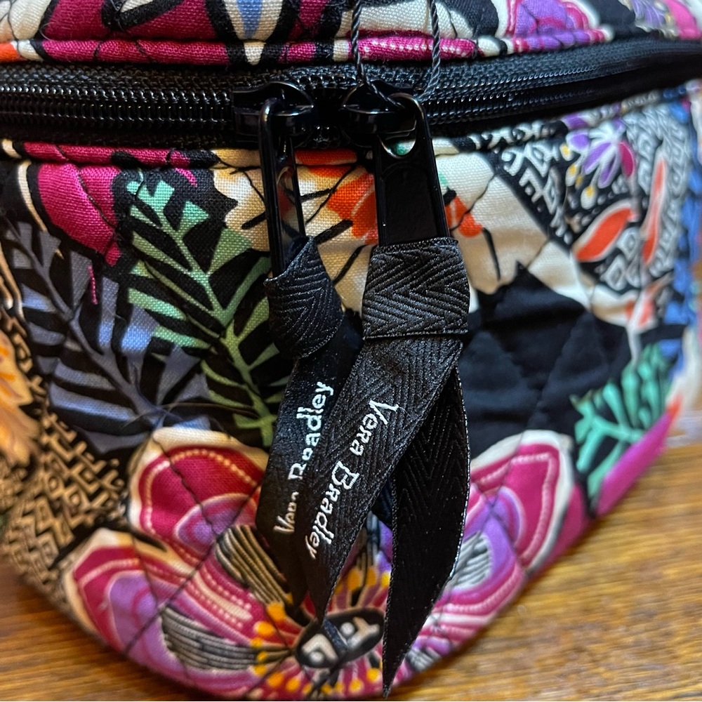 Vera Bradley Kauai Floral Train Case Cosmetic Travel Bag NWT New - Picture 6 of 13